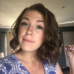 Meet your Posher, Felisha